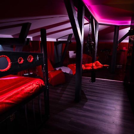 Red Palace Apartament Bdsm Bydgoszcz Exterior photo