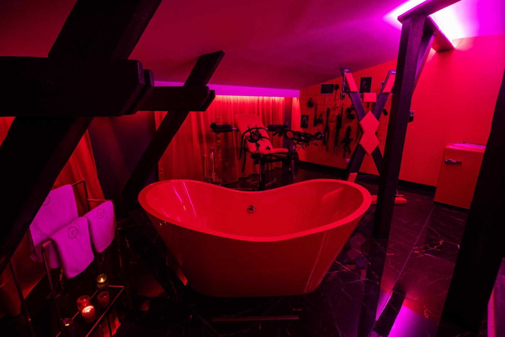 Red Palace Apartament Bdsm Bydgoszcz Exterior photo