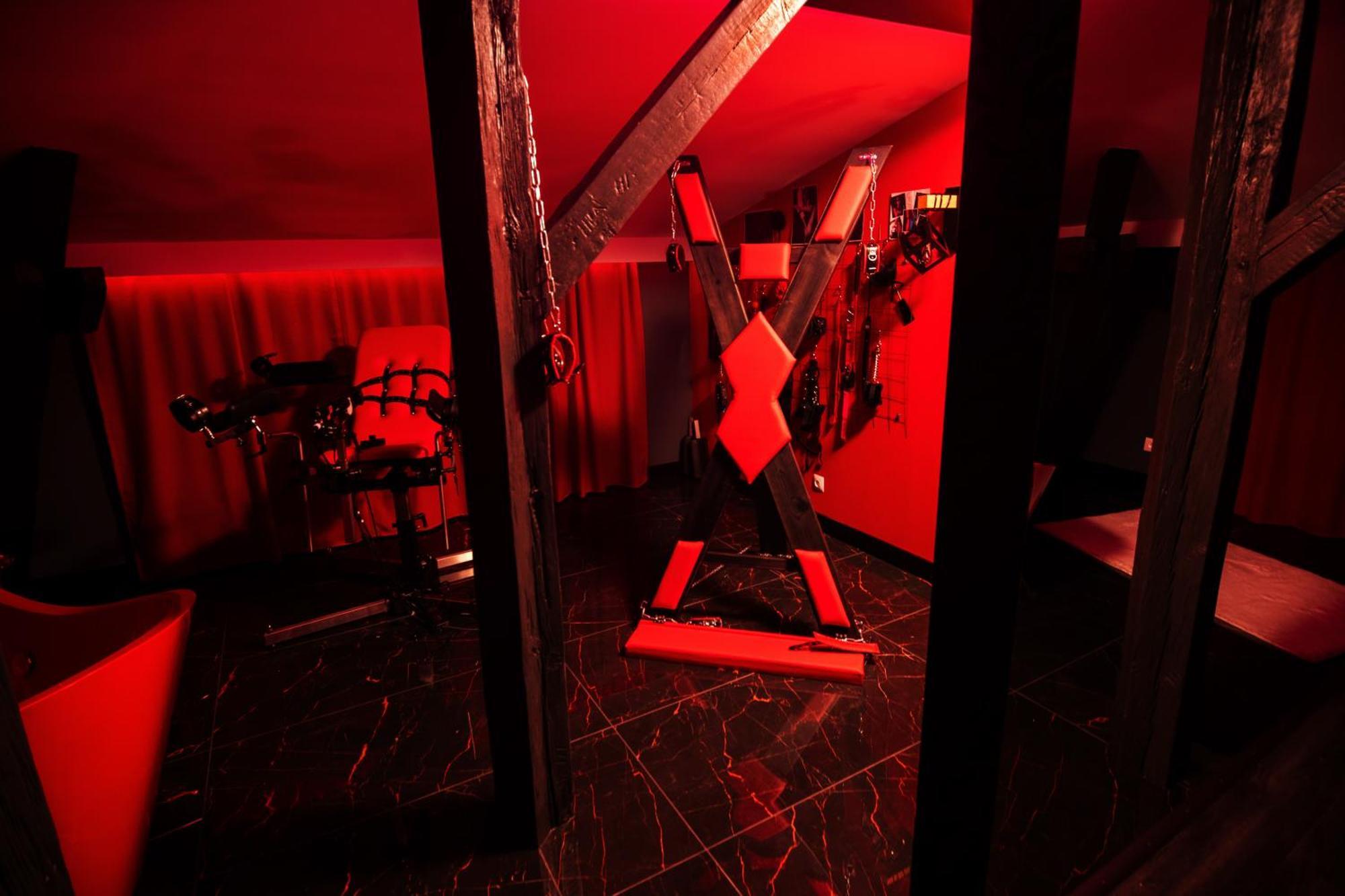 Red Palace Apartament Bdsm Bydgoszcz Exterior photo